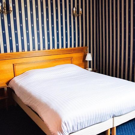 Hotel Jolly Roger Dunkirk Bagian luar foto
