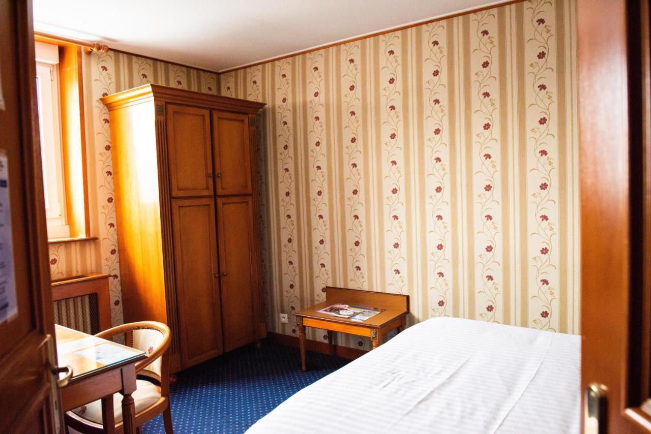 Hotel Jolly Roger Dunkirk Bagian luar foto