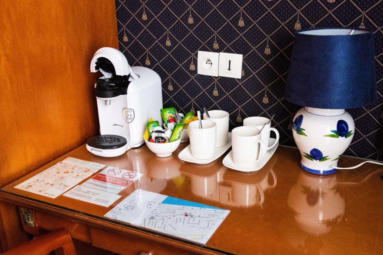 Hotel Jolly Roger Dunkirk Bagian luar foto