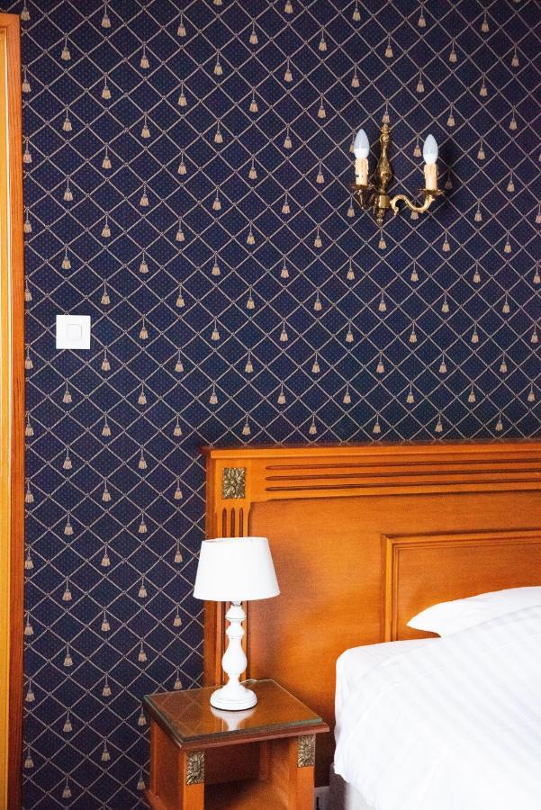 Hotel Jolly Roger Dunkirk Bagian luar foto
